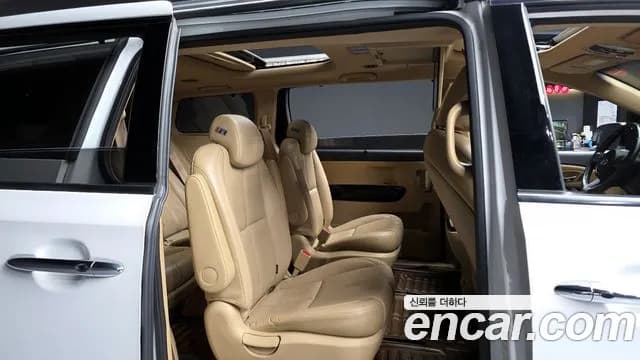2019 Kia The New Carnival Gasoline 9-Seater Noblesse Special Sold VIN KNAME811BKS475407 – interior seats 2019 Kia The New Carnival Gasoline 9-Seater Noblesse Special Sold VIN KNAME811BKS475407 – interior seats