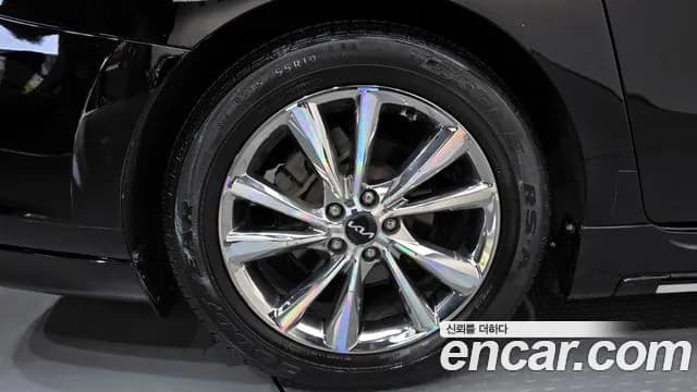 2019 Kia The New Carnival Gasoline 9-Seater Hi-Limousine Sold VIN KNAME811BKS477475 – front exterior 2019 Kia The New Carnival Gasoline 9-Seater Hi-Limousine Sold VIN KNAME811BKS477475 – front exterior