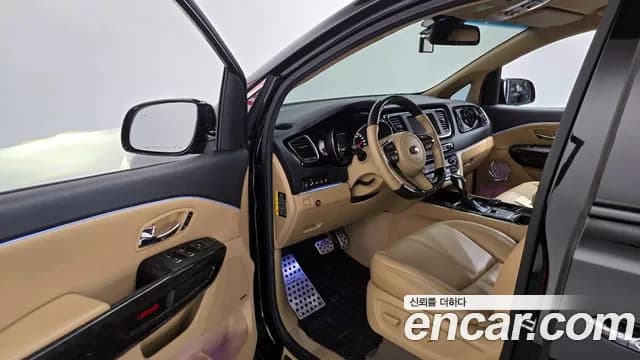 2019 Kia The New Carnival Gasoline 9-Seater Hi-Limousine Sold VIN KNAME811BKS477475 – interior seats 2019 Kia The New Carnival Gasoline 9-Seater Hi-Limousine Sold VIN KNAME811BKS477475 – interior seats