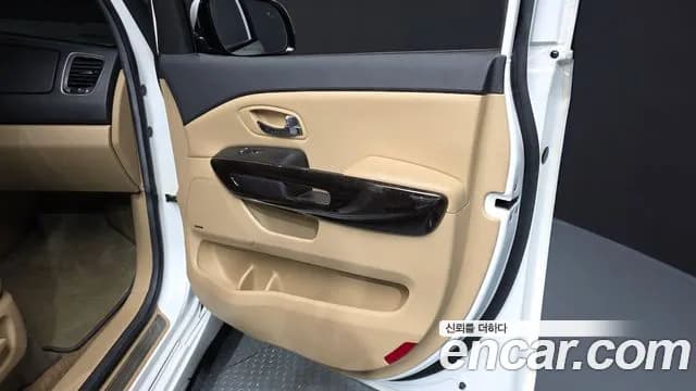 2019 Kia The New Carnival Gasoline 7-Seater Limousine Sold VIN KNAME811BKS488185 – photo 16 2019 Kia The New Carnival Gasoline 7-Seater Limousine Sold VIN KNAME811BKS488185 – photo 16