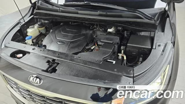2019 Kia The New Carnival Gasoline 9-Seater Hi-Limousine Sold VIN KNAME811BKS500000 – front exterior 2019 Kia The New Carnival Gasoline 9-Seater Hi-Limousine Sold VIN KNAME811BKS500000 – front exterior