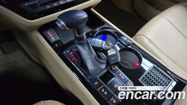 2019 Kia The New Carnival Gasoline 9-Seater Hi-Limousine Sold VIN KNAME811BKS500000 – rear exterior 2019 Kia The New Carnival Gasoline 9-Seater Hi-Limousine Sold VIN KNAME811BKS500000 – rear exterior