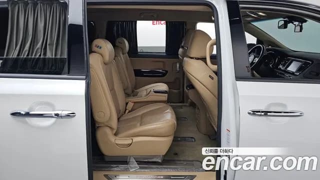 2019 Kia The New Carnival Gasoline 9-Seater Hi-Limousine Sold VIN KNAME811BKS524732 – side profile 2019 Kia The New Carnival Gasoline 9-Seater Hi-Limousine Sold VIN KNAME811BKS524732 – side profile