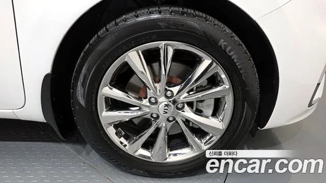 2019 Kia The New Carnival Gasoline 9-Seater Noblesse Special Sold VIN KNAME811BKS558319 – undercarriage 2019 Kia The New Carnival Gasoline 9-Seater Noblesse Special Sold VIN KNAME811BKS558319 – undercarriage