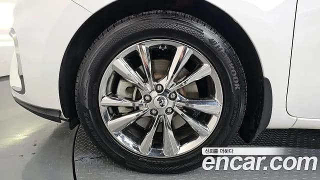 2019 Kia The New Carnival Gasoline 7-Seater Limousine Sold VIN KNAME811BKS575764 – rear exterior 2019 Kia The New Carnival Gasoline 7-Seater Limousine Sold VIN KNAME811BKS575764 – rear exterior