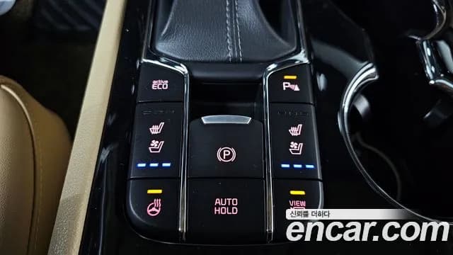 2019 Kia The New Carnival Gasoline 7-Seater Limousine Sold VIN KNAME811BKS575764 – exterior detail 2019 Kia The New Carnival Gasoline 7-Seater Limousine Sold VIN KNAME811BKS575764 – exterior detail