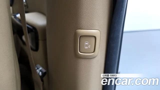 2019 Kia The New Carnival Gasoline 9-Seater Hi-Limousine Sold VIN KNAME811BKS587046 – side profile 2019 Kia The New Carnival Gasoline 9-Seater Hi-Limousine Sold VIN KNAME811BKS587046 – side profile