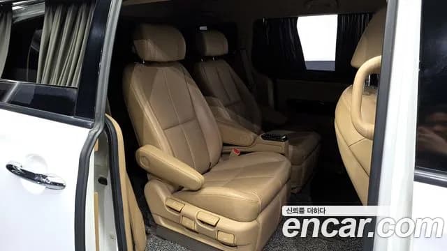 2019 Kia The New Carnival Gasoline 7-Seater Hi-Limousine Sold VIN KNAME811BKS597667 – trunk area 2019 Kia The New Carnival Gasoline 7-Seater Hi-Limousine Sold VIN KNAME811BKS597667 – trunk area