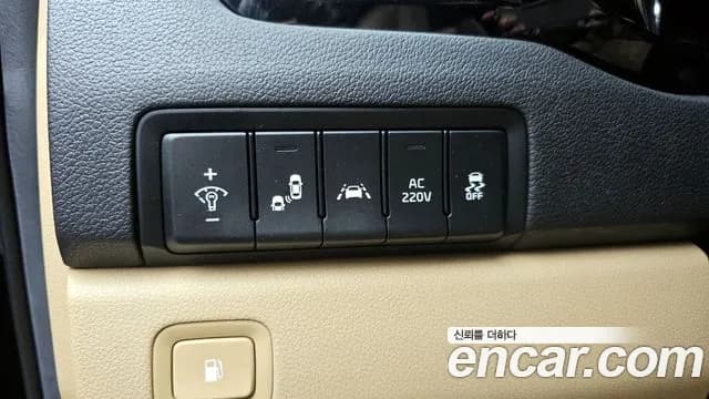 2019 Kia The New Carnival Gasoline 7-Seater Hi-Limousine Sold VIN KNAME811BKS605120 – exterior detail 2019 Kia The New Carnival Gasoline 7-Seater Hi-Limousine Sold VIN KNAME811BKS605120 – exterior detail