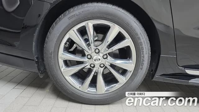 2019 Kia The New Carnival Gasoline 7-Seater Hi-Limousine Sold VIN KNAME811BKS605897 – undercarriage 2019 Kia The New Carnival Gasoline 7-Seater Hi-Limousine Sold VIN KNAME811BKS605897 – undercarriage