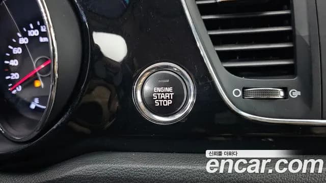 2020 Kia The New Carnival Gasoline 9-Seater Hi-Limousine Sold VIN KNAME811BLS622956 – trunk area 2020 Kia The New Carnival Gasoline 9-Seater Hi-Limousine Sold VIN KNAME811BLS622956 – trunk area