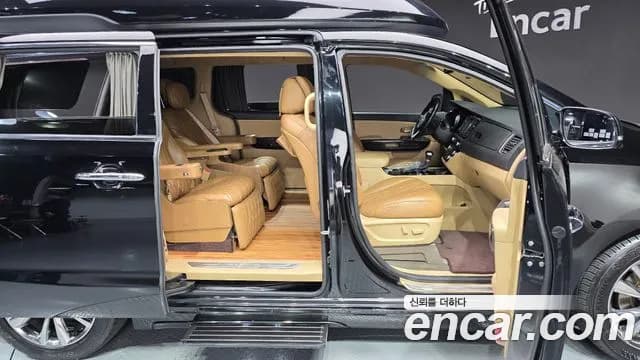 2020 Kia The New Carnival Gasoline 9-Seater Hi-Limousine Sold VIN KNAME811BLS640579 – front exterior 2020 Kia The New Carnival Gasoline 9-Seater Hi-Limousine Sold VIN KNAME811BLS640579 – front exterior