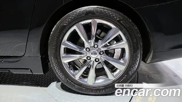 2020 Kia The New Carnival Gasoline 9-Seater Hi-Limousine Sold VIN KNAME811BLS640579 – interior seats 2020 Kia The New Carnival Gasoline 9-Seater Hi-Limousine Sold VIN KNAME811BLS640579 – interior seats