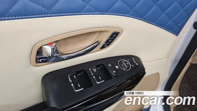 2020 Kia The New Carnival Gasoline 9-seater Limousine(Special vehicle) Sold VIN KNAME811BLS643236 – interior seats 2020 Kia The New Carnival Gasoline 9-seater Limousine(Special vehicle) Sold VIN KNAME811BLS643236 – interior seats