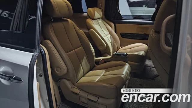 2020 Kia The New Carnival Gasoline 7-Seater Hi-Limousine Sold VIN KNAME811BLS643845 – front exterior 2020 Kia The New Carnival Gasoline 7-Seater Hi-Limousine Sold VIN KNAME811BLS643845 – front exterior
