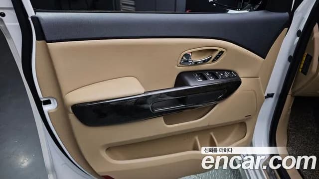 2020 Kia The New Carnival Gasoline 7-Seater Hi-Limousine Sold VIN KNAME811BLS643845 – exterior detail 2020 Kia The New Carnival Gasoline 7-Seater Hi-Limousine Sold VIN KNAME811BLS643845 – exterior detail