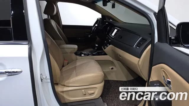 2020 Kia The New Carnival Gasoline 9-Seater Hi-Limousine Sold VIN KNAME811BLS648234 – front exterior 2020 Kia The New Carnival Gasoline 9-Seater Hi-Limousine Sold VIN KNAME811BLS648234 – front exterior