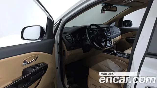 2020 Kia The New Carnival Gasoline 9-Seater Hi-Limousine Sold VIN KNAME811BLS648234 – rear exterior 2020 Kia The New Carnival Gasoline 9-Seater Hi-Limousine Sold VIN KNAME811BLS648234 – rear exterior