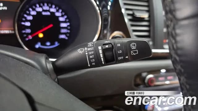 2020 Kia The New Carnival Gasoline 9-Seater Hi-Limousine Sold VIN KNAME811BLS648234 – interior seats 2020 Kia The New Carnival Gasoline 9-Seater Hi-Limousine Sold VIN KNAME811BLS648234 – interior seats