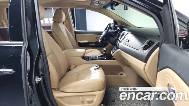 2020 Kia The New Carnival Gasoline 7-Seater Limousine Sold VIN KNAME811BLS670372 – trunk area 2020 Kia The New Carnival Gasoline 7-Seater Limousine Sold VIN KNAME811BLS670372 – trunk area