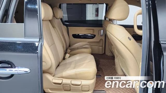 2017 Kia All New Carnival 7-seater Limousine Sold VIN KNAME81ABHS316602 – photo 14 2017 Kia All New Carnival 7-seater Limousine Sold VIN KNAME81ABHS316602 – photo 14