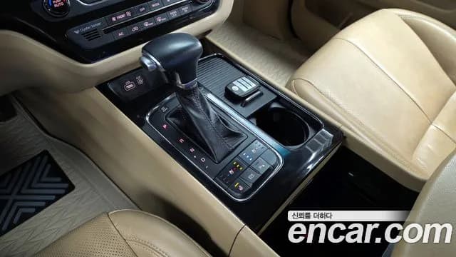 2017 Kia All New Carnival 9-seater Noblesse Sold VIN KNAME81ABHS316694 – exterior detail 2017 Kia All New Carnival 9-seater Noblesse Sold VIN KNAME81ABHS316694 – exterior detail