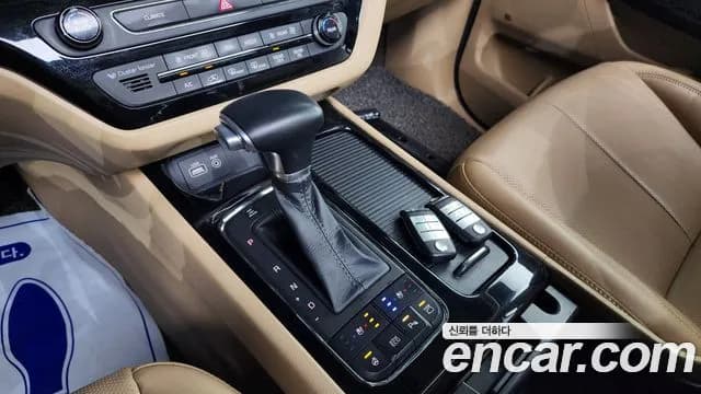 2017 Kia All New Carnival 7-seater Limousine Sold VIN KNAME81ABHS318648 – exterior detail 2017 Kia All New Carnival 7-seater Limousine Sold VIN KNAME81ABHS318648 – exterior detail