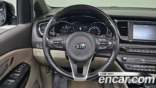 2017 Kia All New Carnival 9-seater Noblesse Sold VIN KNAME81ABHS321365 – rear exterior 2017 Kia All New Carnival 9-seater Noblesse Sold VIN KNAME81ABHS321365 – rear exterior