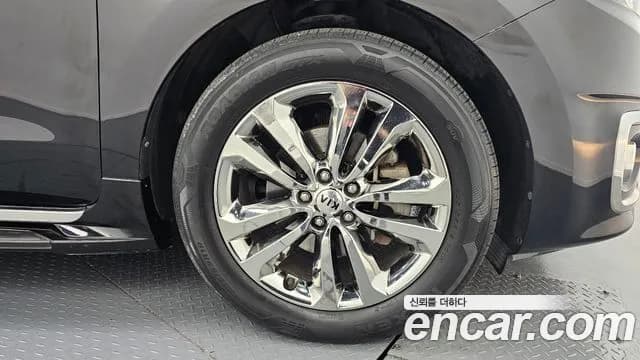 2017 Kia All New Carnival 9-seater Noblesse Sold VIN KNAME81ABHS321365 – side profile 2017 Kia All New Carnival 9-seater Noblesse Sold VIN KNAME81ABHS321365 – side profile