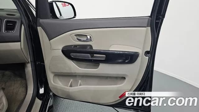 2017 Kia All New Carnival 9-seater Noblesse Sold VIN KNAME81ABHS321365 – photo 16 2017 Kia All New Carnival 9-seater Noblesse Sold VIN KNAME81ABHS321365 – photo 16
