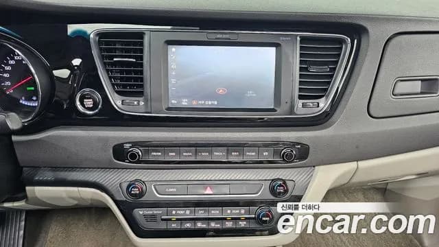 2017 Kia All New Carnival 9-seater Noblesse Sold VIN KNAME81ABHS321365 – photo 24 2017 Kia All New Carnival 9-seater Noblesse Sold VIN KNAME81ABHS321365 – photo 24