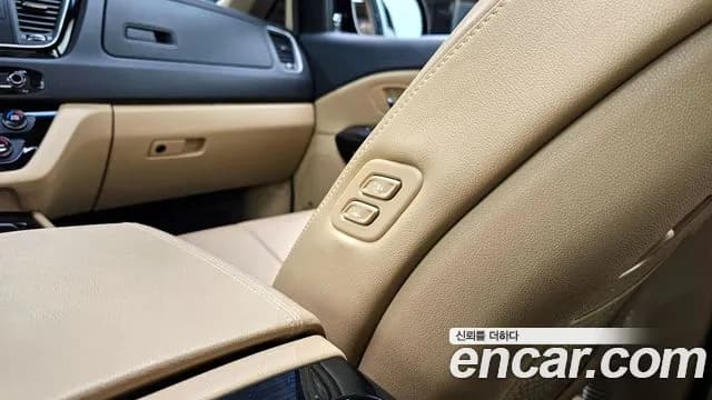 2017 Kia All New Carnival 9-seater Noblesse Sold VIN KNAME81ABHS324630 – photo 14 2017 Kia All New Carnival 9-seater Noblesse Sold VIN KNAME81ABHS324630 – photo 14