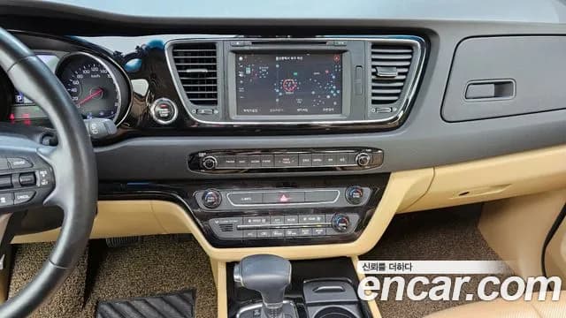 2017 Kia All New Carnival 9-seater Noblesse Sold VIN KNAME81ABHS324630 – photo 16 2017 Kia All New Carnival 9-seater Noblesse Sold VIN KNAME81ABHS324630 – photo 16
