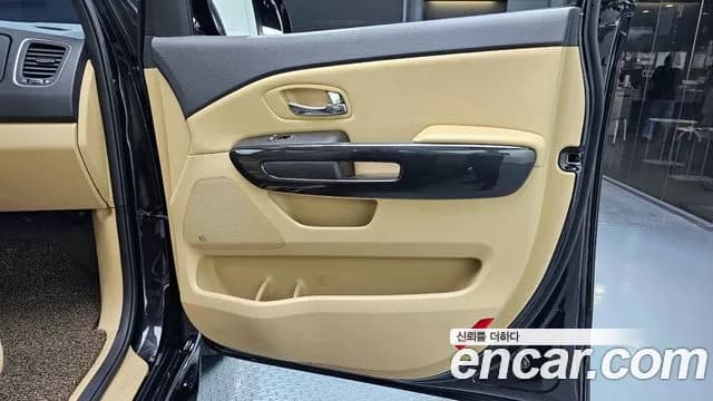 2017 Kia All New Carnival 9-seater Noblesse Sold VIN KNAME81ABHS324630 – photo 18 2017 Kia All New Carnival 9-seater Noblesse Sold VIN KNAME81ABHS324630 – photo 18