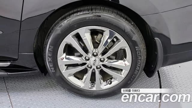2017 Kia All New Carnival 9-seater Noblesse Sold VIN KNAME81ABHS324630 – photo 23 2017 Kia All New Carnival 9-seater Noblesse Sold VIN KNAME81ABHS324630 – photo 23