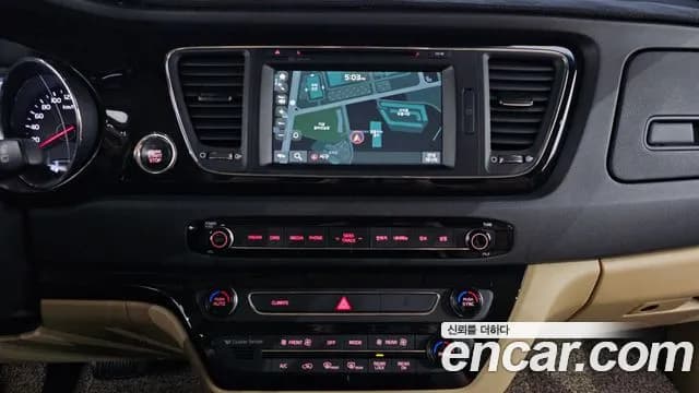 2017 Kia All New Carnival 9-seater Noblesse Sold VIN KNAME81ABHS325732 – trunk area 2017 Kia All New Carnival 9-seater Noblesse Sold VIN KNAME81ABHS325732 – trunk area