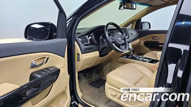 2017 Kia All New Carnival 9-seater Noblesse Sold VIN KNAME81ABHS327681 – exterior detail 2017 Kia All New Carnival 9-seater Noblesse Sold VIN KNAME81ABHS327681 – exterior detail