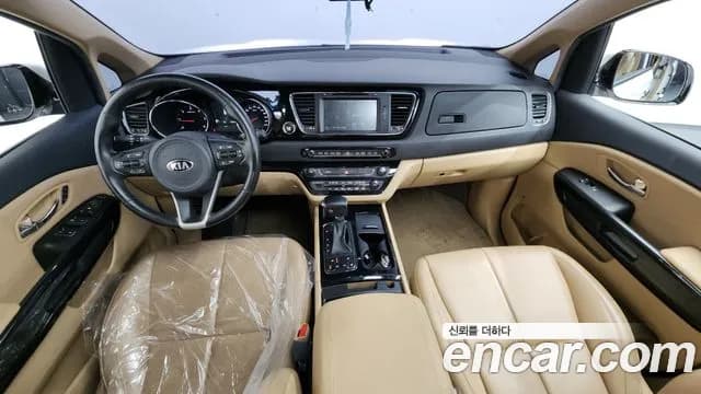 2017 Kia All New Carnival 9-seater Noblesse Sold VIN KNAME81ABHS328899 – trunk area 2017 Kia All New Carnival 9-seater Noblesse Sold VIN KNAME81ABHS328899 – trunk area