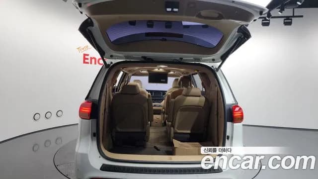 2017 Kia All New Carnival 9-seater Noblesse Sold VIN KNAME81ABHS328899 – photo 13 2017 Kia All New Carnival 9-seater Noblesse Sold VIN KNAME81ABHS328899 – photo 13