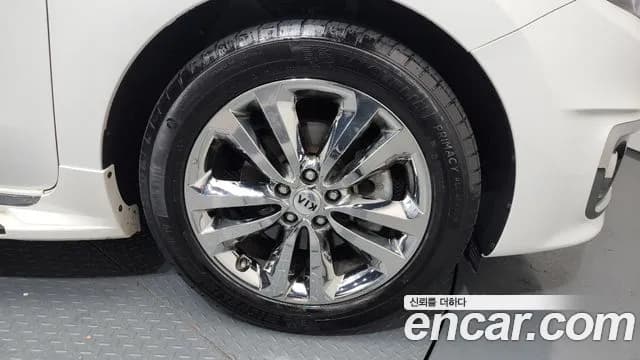 2017 Kia All New Carnival 9-seater Noblesse Sold VIN KNAME81ABHS328899 – photo 16 2017 Kia All New Carnival 9-seater Noblesse Sold VIN KNAME81ABHS328899 – photo 16