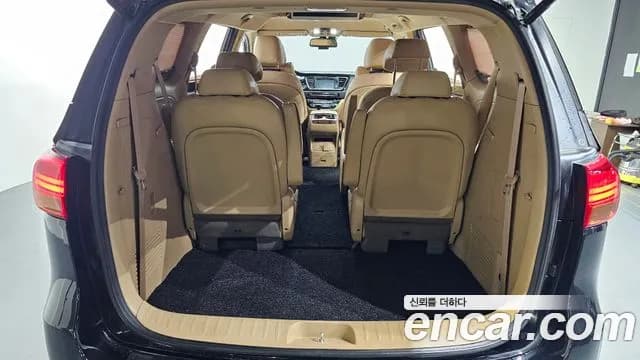 2017 Kia All New Carnival 9-seater Hi-Limousine Sold VIN KNAME81ABHS337625 – rear exterior 2017 Kia All New Carnival 9-seater Hi-Limousine Sold VIN KNAME81ABHS337625 – rear exterior