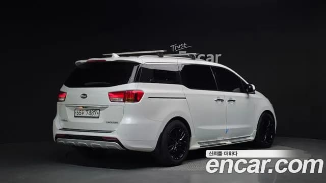 2018 Kia All New Carnival 7-seater Limousine Sold VIN KNAME81ABJS367118 – front exterior 2018 Kia All New Carnival 7-seater Limousine Sold VIN KNAME81ABJS367118 – front exterior