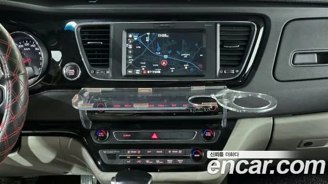 2018 Kia All New Carnival 7-seater Limousine Sold VIN KNAME81ABJS386566 – photo 12 2018 Kia All New Carnival 7-seater Limousine Sold VIN KNAME81ABJS386566 – photo 12