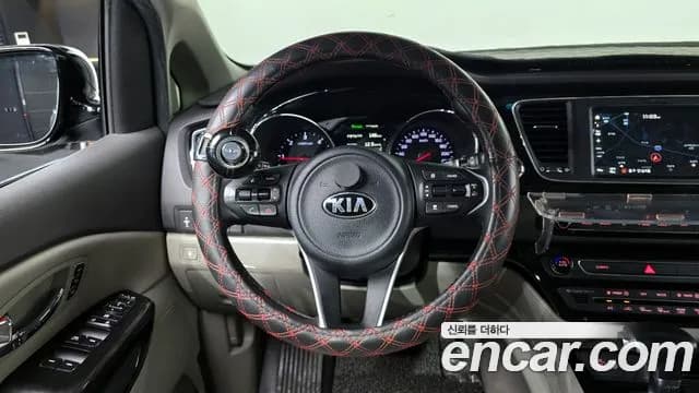 2018 Kia All New Carnival 7-seater Limousine Sold VIN KNAME81ABJS386566 – photo 13 2018 Kia All New Carnival 7-seater Limousine Sold VIN KNAME81ABJS386566 – photo 13