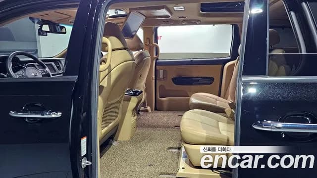 2018 Kia All New Carnival 9-seater Noblesse Sold VIN KNAME81ABJS395656 – front exterior 2018 Kia All New Carnival 9-seater Noblesse Sold VIN KNAME81ABJS395656 – front exterior
