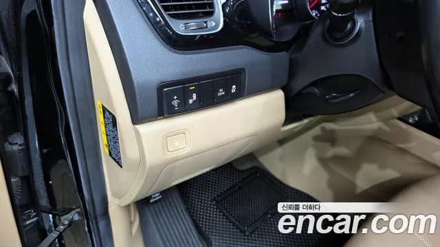 2018 Kia All New Carnival 9-seater Noblesse Sold VIN KNAME81ABJS407265 – rear exterior 2018 Kia All New Carnival 9-seater Noblesse Sold VIN KNAME81ABJS407265 – rear exterior