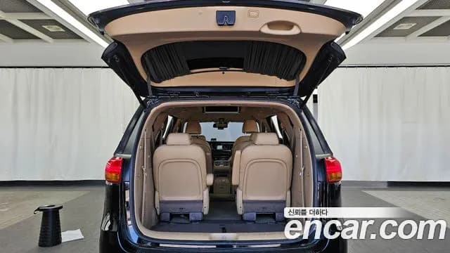 2018 Kia All New Carnival 9-seater Hi-Limousine Sold VIN KNAME81ABJS415279 – rear exterior 2018 Kia All New Carnival 9-seater Hi-Limousine Sold VIN KNAME81ABJS415279 – rear exterior