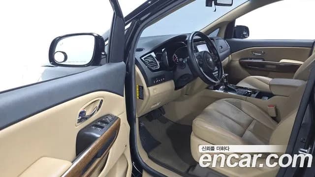 2018 Kia All New Carnival 9-seater Hi-Limousine Sold VIN KNAME81ABJS420006 – exterior detail 2018 Kia All New Carnival 9-seater Hi-Limousine Sold VIN KNAME81ABJS420006 – exterior detail