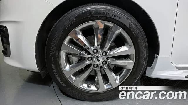 2018 Kia All New Carnival 9-seater Noblesse Sold VIN KNAME81ABJS421095 – undercarriage 2018 Kia All New Carnival 9-seater Noblesse Sold VIN KNAME81ABJS421095 – undercarriage