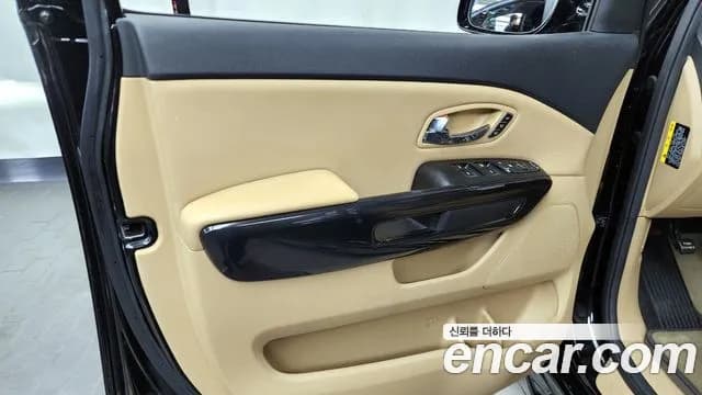 2018 Kia All New Carnival 9-seater Noblesse Sold VIN KNAME81ABJS425472 – interior seats 2018 Kia All New Carnival 9-seater Noblesse Sold VIN KNAME81ABJS425472 – interior seats